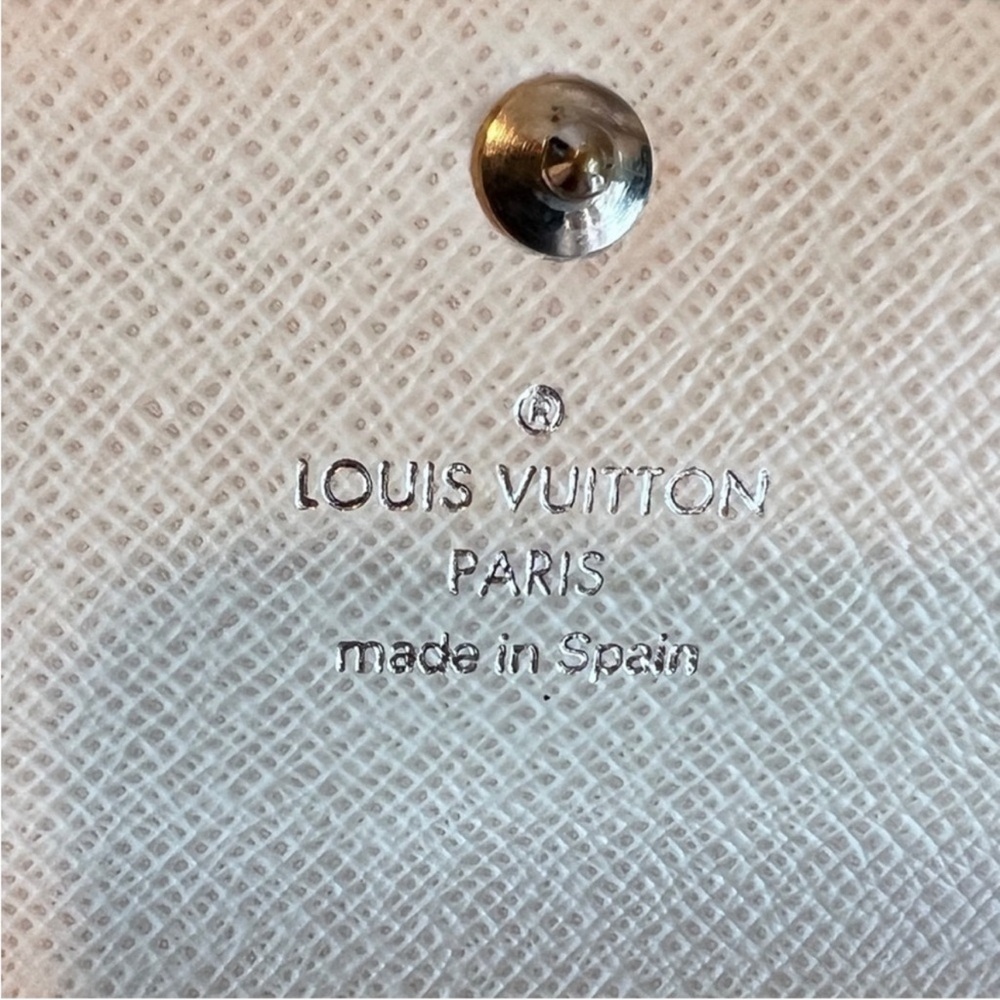 Authentic Louis Vuitton Cream Epi Sarah Wallet - Picture 5 of 8